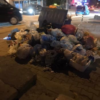 Buca Belediyesi İşçievleri Semti Çöp