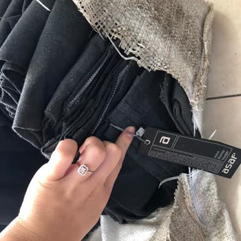 MNG Kargo Mesir Şubesi Toplu Bir Şekilde Okul Forması Kargom Yağ İçinde Geldi!