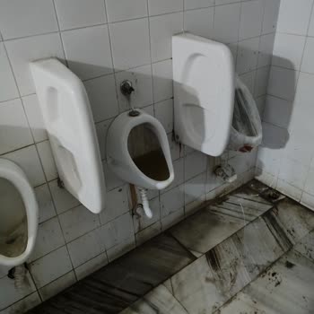 Özgürlük Parkı İçindeki WC Bakımsızlıktan