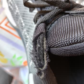 Nike Ayakkabıların Tabanlarının Kırılması