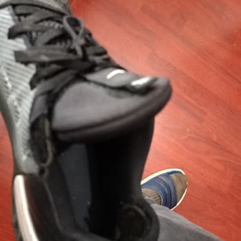 Nike Ayakkabıların Tabanlarının Kırılması