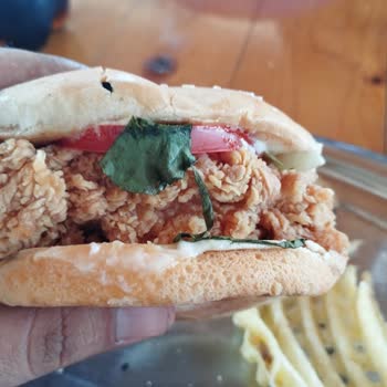 Popeyes Eskimiş Marul Çıktı