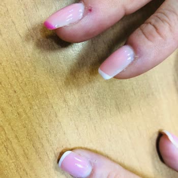 Olga Tırnak Center Mavişehir'deki Tırnak Salonunda Özensiz Çalışma