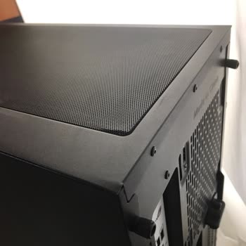 İtopya Bilgisayar Futbol Topu Sanılıp Tekmelenen Ve Hasarlı Gelen Kargo