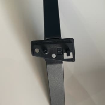 LG TV Ayaklık Bir Tane Çıktı Ama Şimdi Diğeri İçin Para İsteniyor