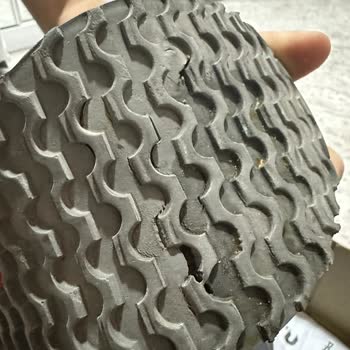 Ankara Form FLO Mağazası İlgisizliği