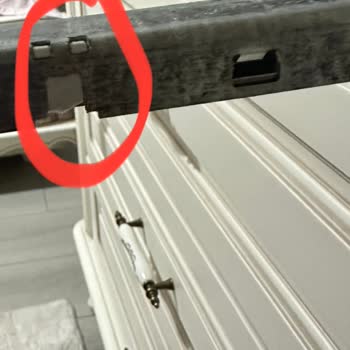 Samet A. Ş. Frenli Çekmece Yay Tırnağı Kırıldı