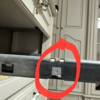 Samet A. Ş. Frenli Çekmece Yay Tırnağı Kırıldı