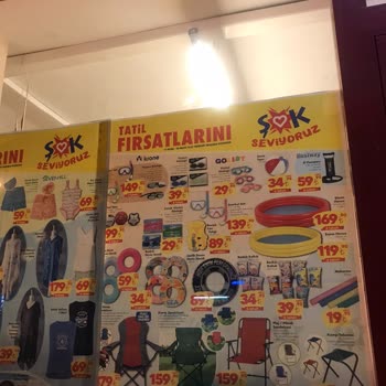 Şok Marketler İlgisizlik Alakasızlık Başı Boşluk