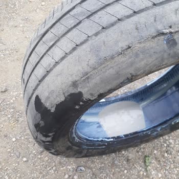 Europcar Firmasının Bozuk Şanzımanlı ve Kötü Lastikli Aracı