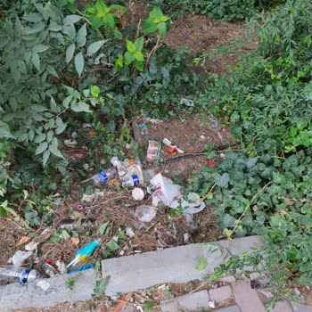 Beylikdüzü Belediyesi Beylikdüzü Korupark Çöp İçinde