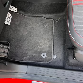 Renault Sıfır Araçta Farklı Aracın Paspası