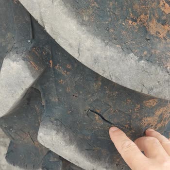 Deutz Marka Traktörümün Petlas Lastikleri Parçalandı