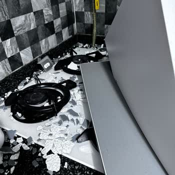 Damaged Cooker Hood Installed by Hoover Service - Who Will Cover the Costs?