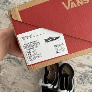 Sneaksload Orijinalliği Şüpheli Ürün Satıyor Ve İade Almıyor