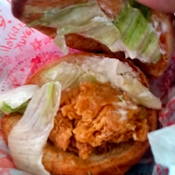 Popeyes Viaport'ta Az Tavuk Parçası