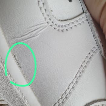 Nike Air Force Ayakkabımın Derisinde Yırtılma Oldu, Değişim Yapılmadı.