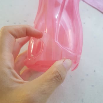 Tupper Suluğum Elimden Düştü Ve Kırıldı