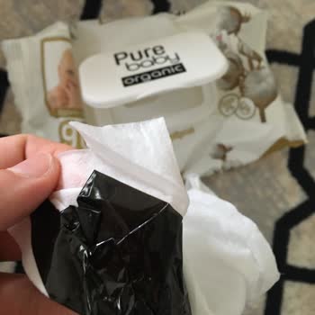 Pure Baby Islak Mendilinin İçinden Bant Çıktı!