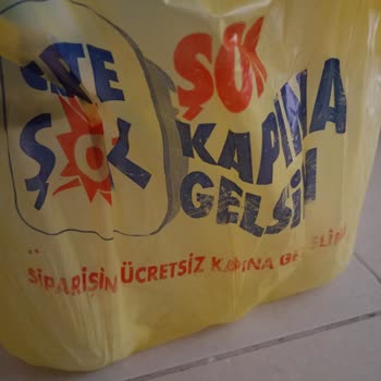 Şok Market Poşeti Her Yerimi Boyadı