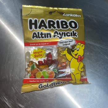 Haribo Ayıcık Paketin İçinde Beyaz Cisim.
