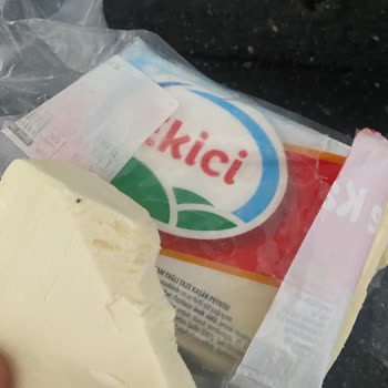 Ekici Peynir Olmayan Bir Şey Satıyor!