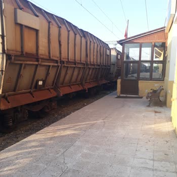 TCDD Himmetdede Tren İstasyonunda Yük Trenlerinden Trene Ulaşamıyoruz