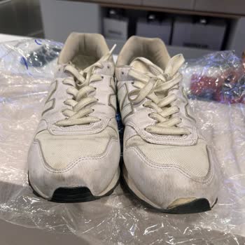 Sneaks Up New Balance Marka Ürünün Kısa Sürede Yırtılması