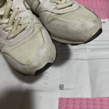 Sneaks Up New Balance Marka Ürünün Kısa Sürede Yırtılması