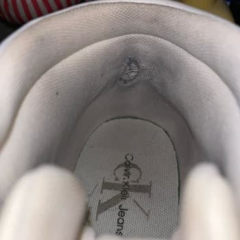 Calvin Klein Ayakkabı Sorunu Ve İlgisizliği