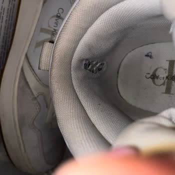 Calvin Klein Ayakkabı Sorunu Ve İlgisizliği