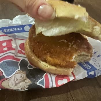 Saloon Burger Yanlış Burger Yanlış Boyut