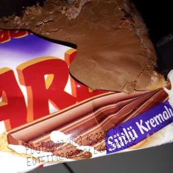 Bizim Toptan Satış Mağazaları Küflü Zehirli Çikolata