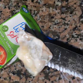 İçim Krema İçinden Kötü Belirsiz Madde Çıktı