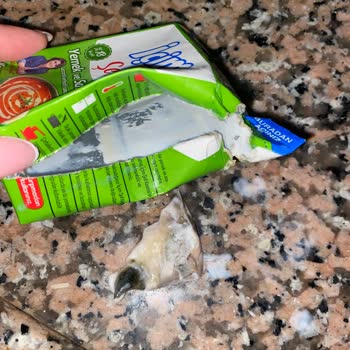 İçim Krema İçinden Kötü Belirsiz Madde Çıktı