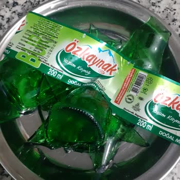 Özkaynak İçecek Maden Suyu Durduğu Yerde Kendi Kendine Patladı!