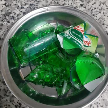 Özkaynak İçecek Maden Suyu Durduğu Yerde Kendi Kendine Patladı!