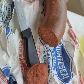 Muhteşem Dinlenme Tesisleri Muhteşem Dinlenme Tesisi Dövme Sucuğundan İğrenme