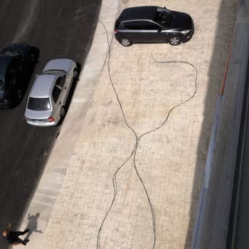 İsmail Demirtaş Beton Sitemizin Elektrik Kablosunu Kopardılar