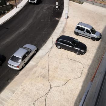 İsmail Demirtaş Beton Sitemizin Elektrik Kablosunu Kopardılar