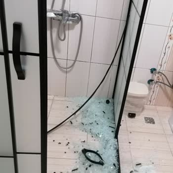 Koçtaş'tan Alınan Duşakabin 4. Ayda Patladı