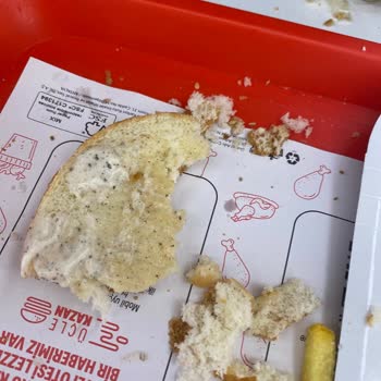 KFC Bayat Ekmek İle Hamburger