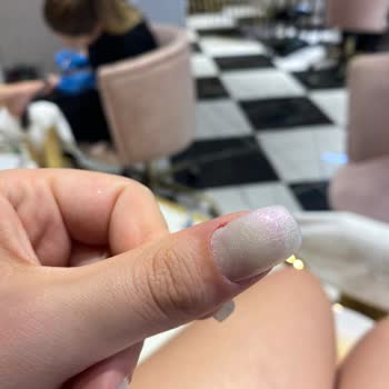 Eylül Öztürk Nail Spa 790 TL Lik Jel Tırnak