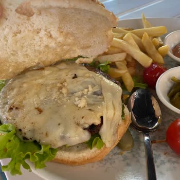 Alaçatı Muhallebicisi Bayat Yemek Menü Dışı Servis