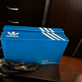 Adidas Passing off On-display Items as Brand New