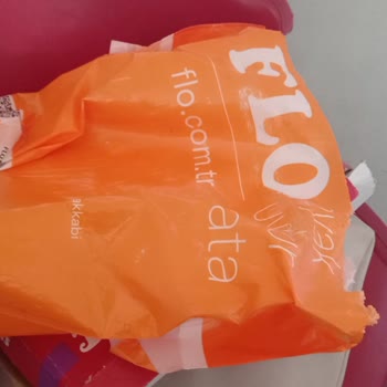 FLO Ayakkabı Parçalanmış Kutusu Ezilmiş Paket