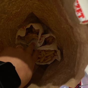 Popeyes Şişli Müşterileriyle İlgilenmiyor. Yanlış Ürünler Yolluyor.