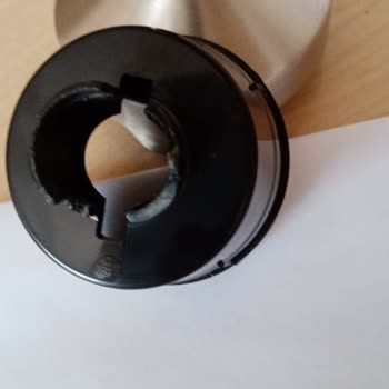 Awox El Blender'ın Bağlantı Kısmındaki Siyah Plastik Kırıldı.