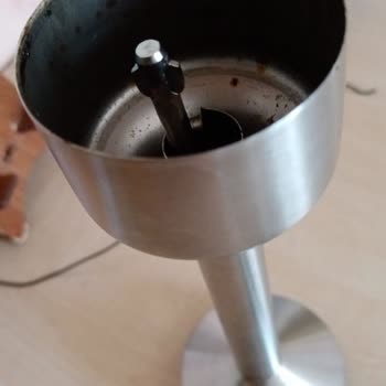 Awox El Blender'ın Bağlantı Kısmındaki Siyah Plastik Kırıldı.