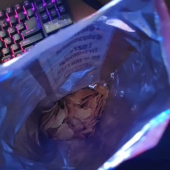 Ruffles Marka Cipsin İçi Bomboş